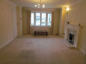 Living Room- click for photo gallery